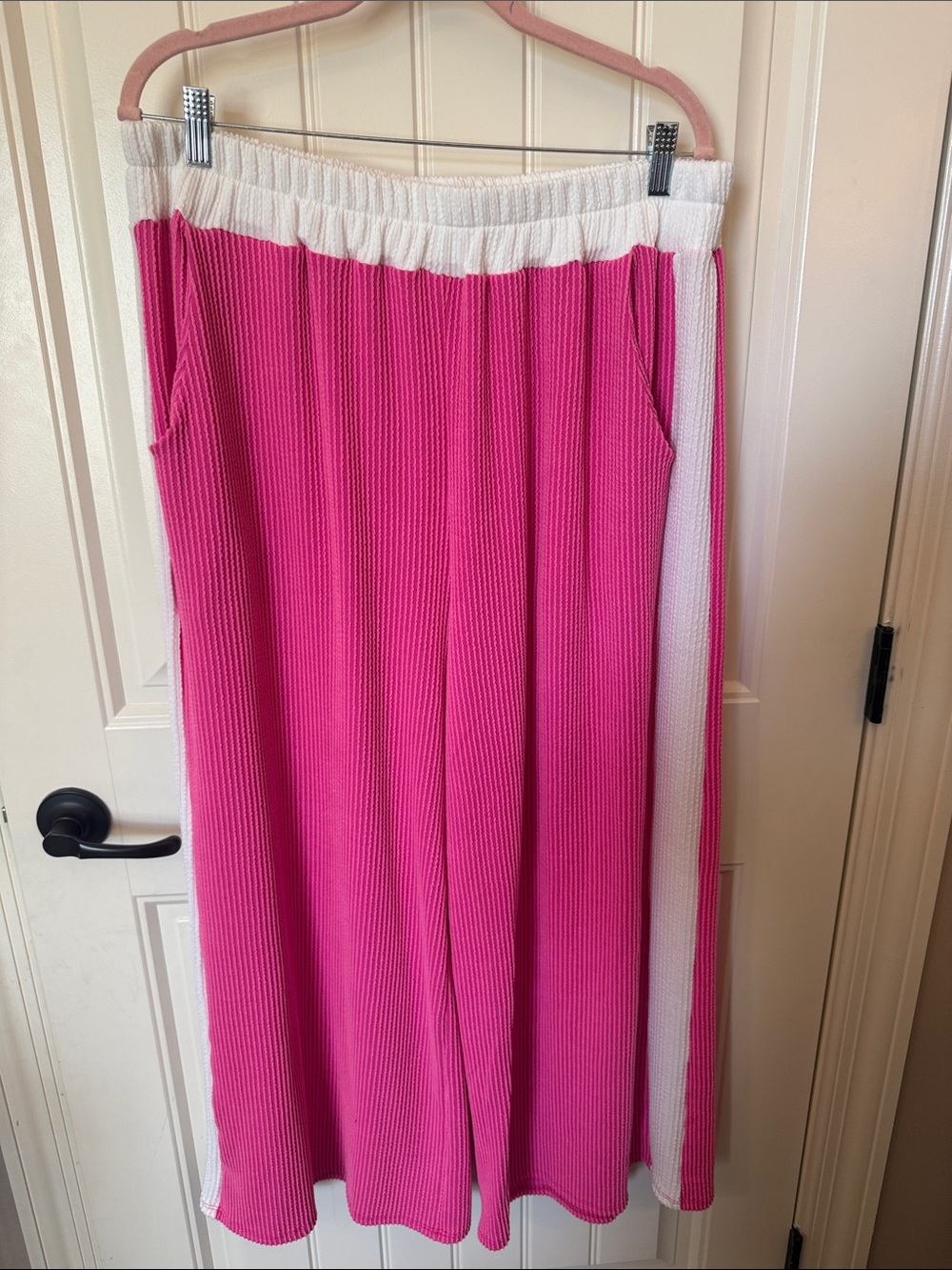 Discount Divas Pink and White Cropped Wide-Leg Urban Ribbed Pants